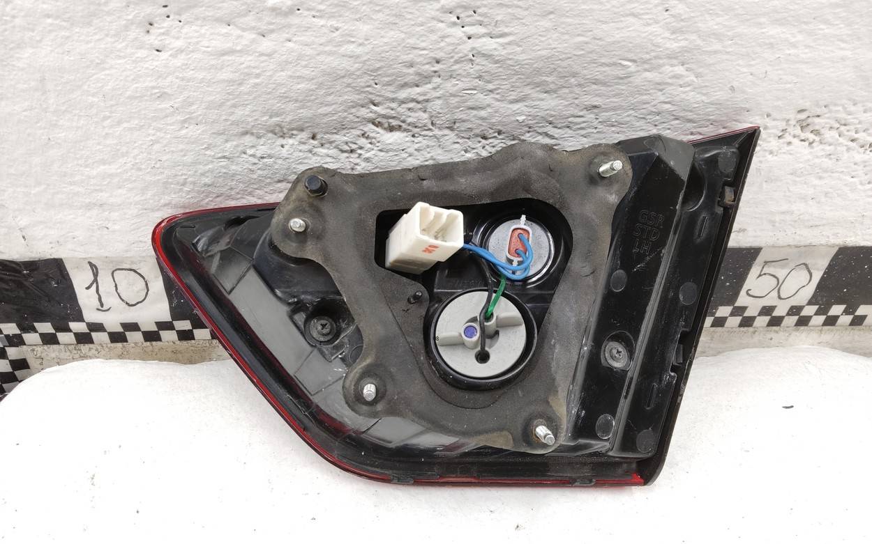 Фонарь задний внутренний левый