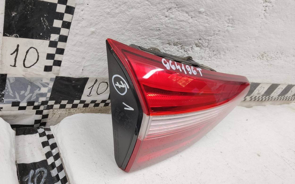 Фонарь задний внутренний левый