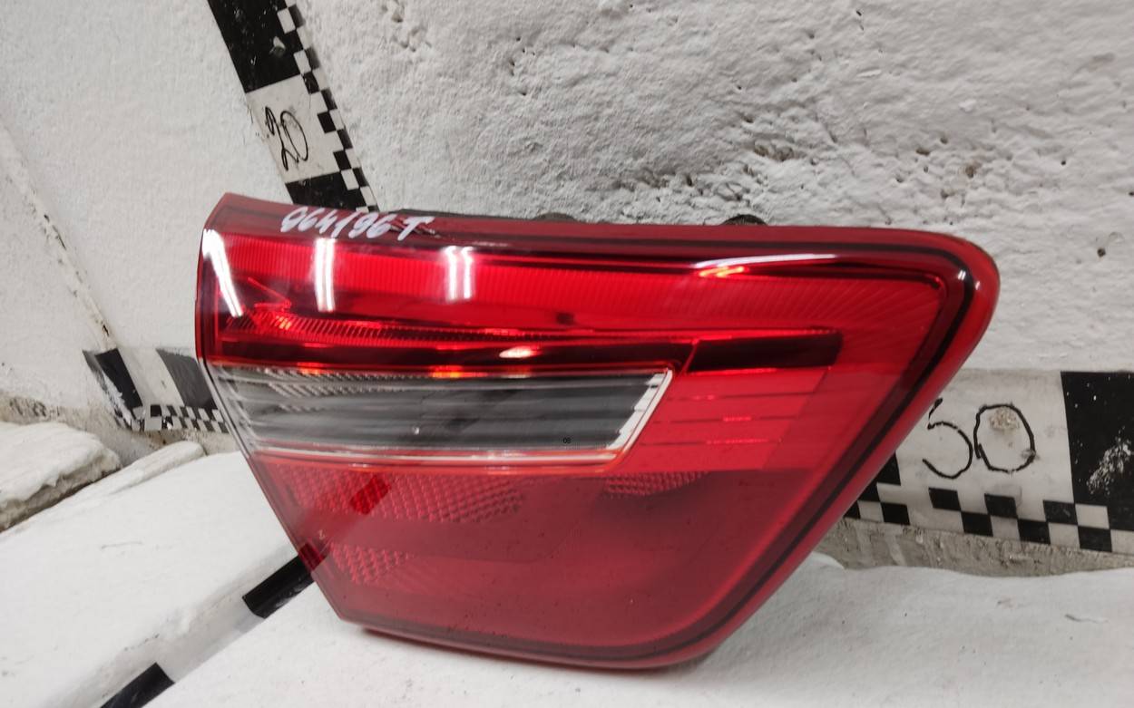 Фонарь задний внутренний левый