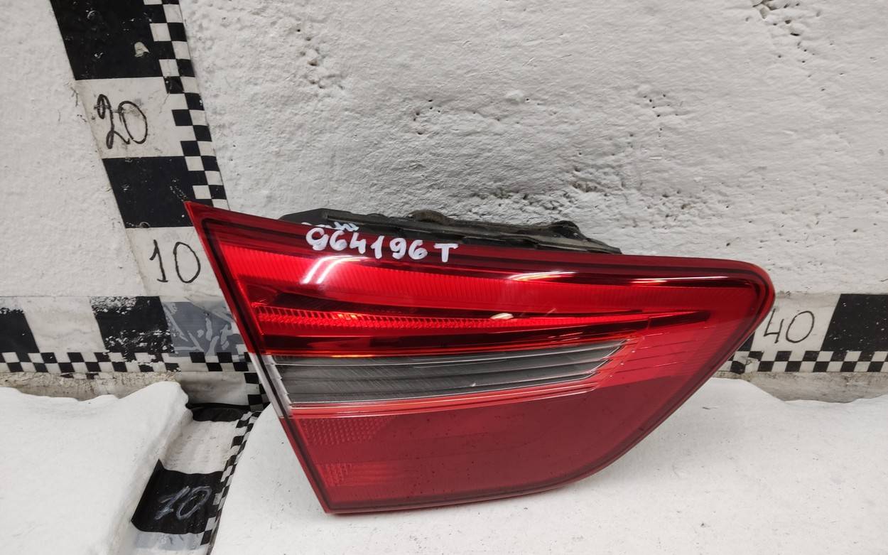 Фонарь задний внутренний левый