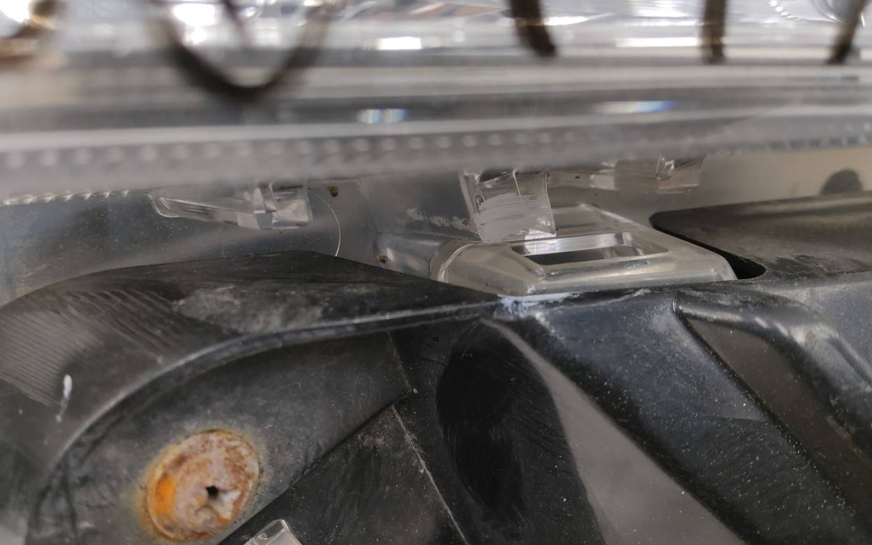 Фара правая