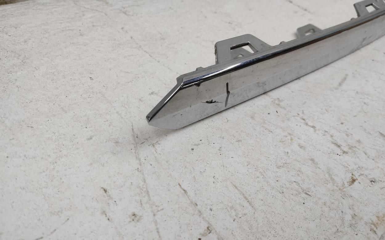 Накладка переднего бампера левая