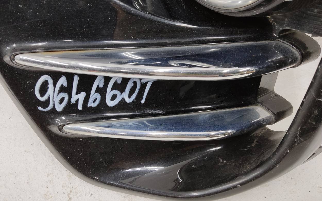 Накладка переднего бампера левая