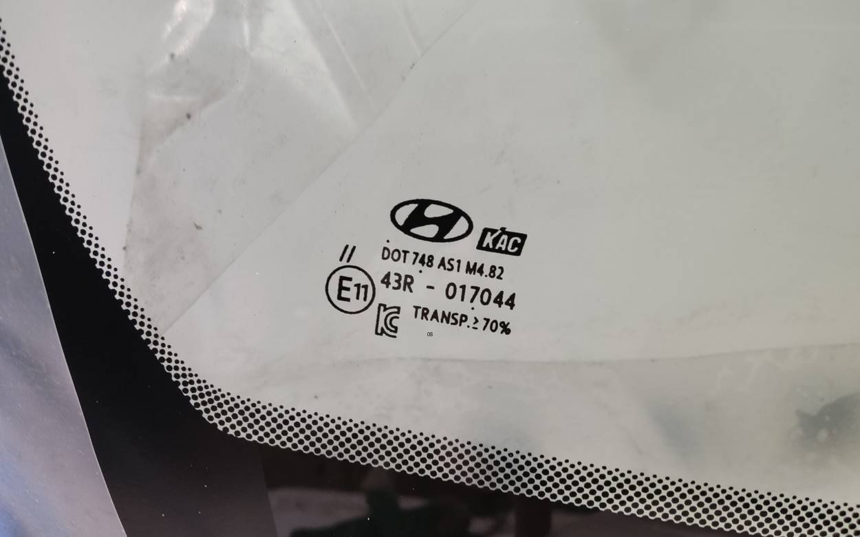 Стекло лобовое (ветровое)