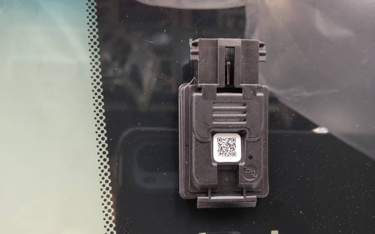 Стекло лобовое (ветровое)