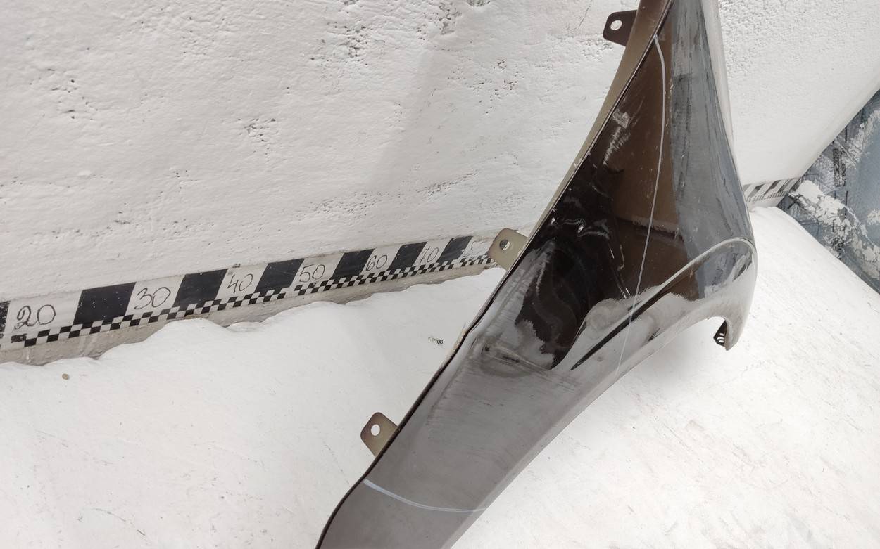 Крыло переднее правое