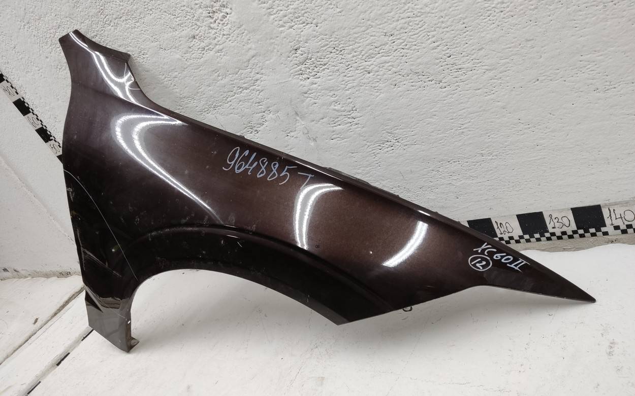 Крыло переднее правое