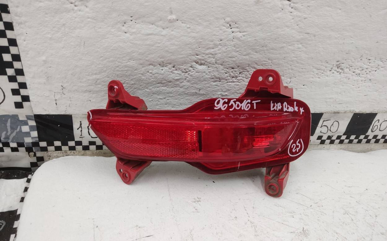 Фонарь задний в бампер правый