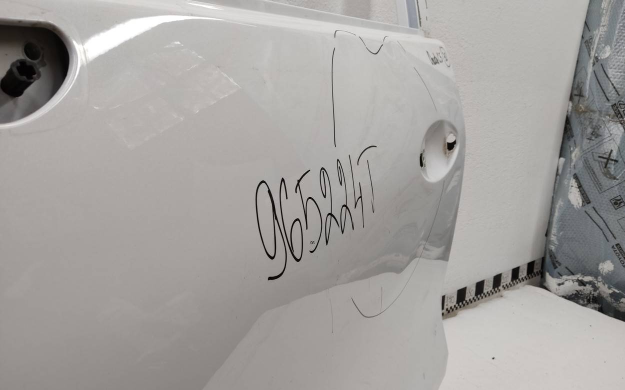 Дверь передняя левая