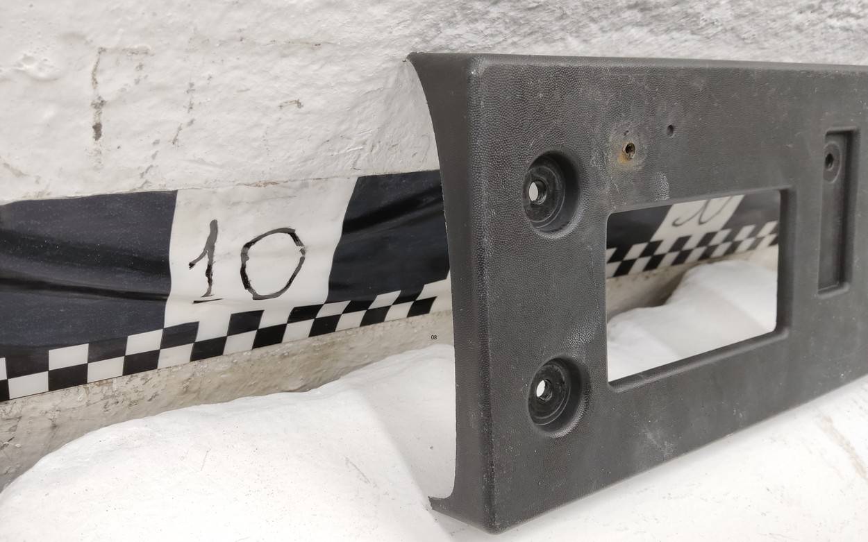 Накладка переднего бампера под номер