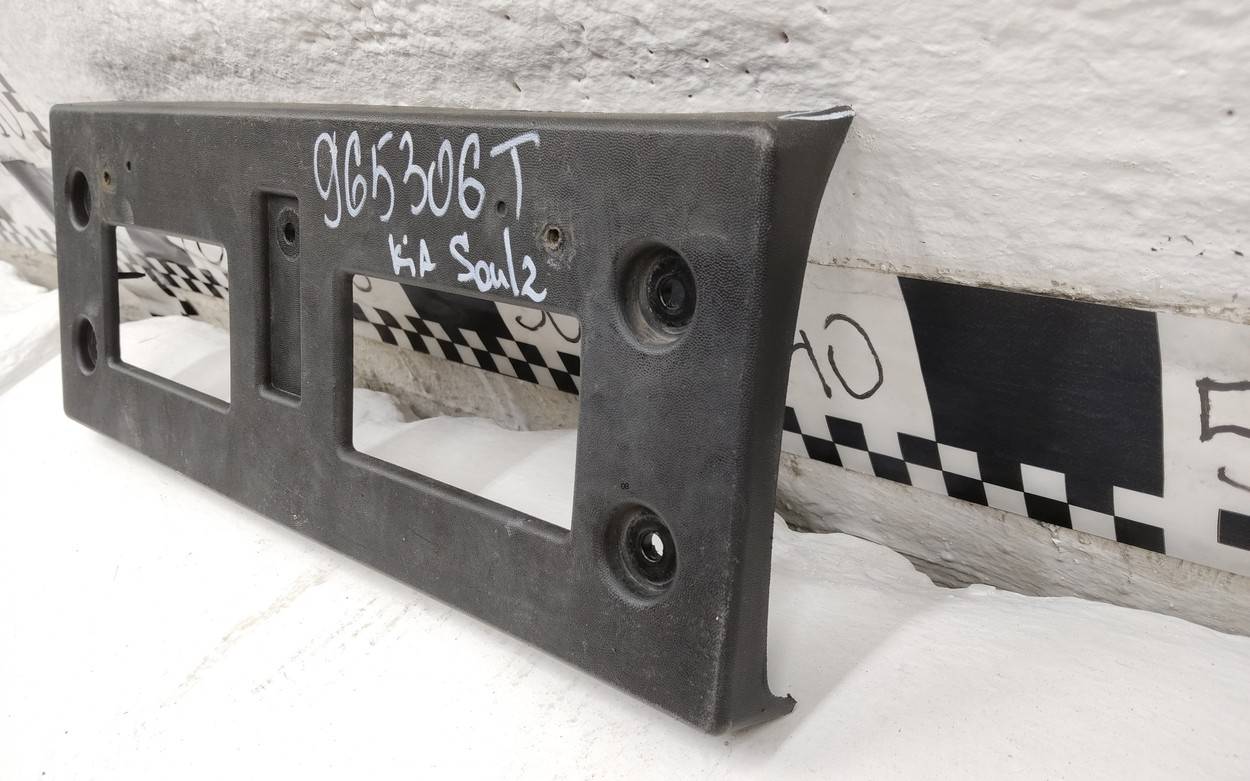 Накладка переднего бампера под номер