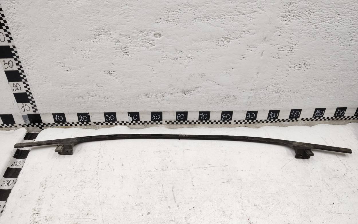 Усилитель переднего бампера