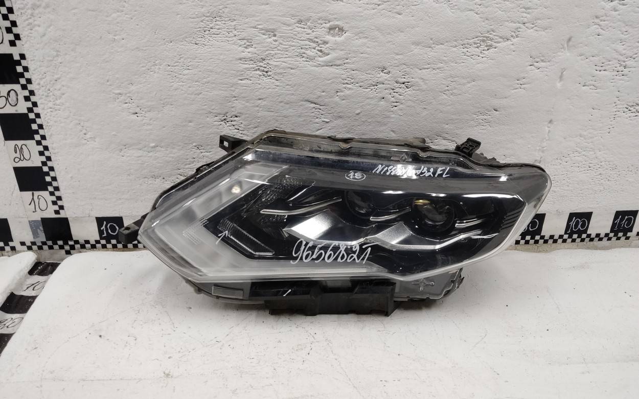 Фара левая