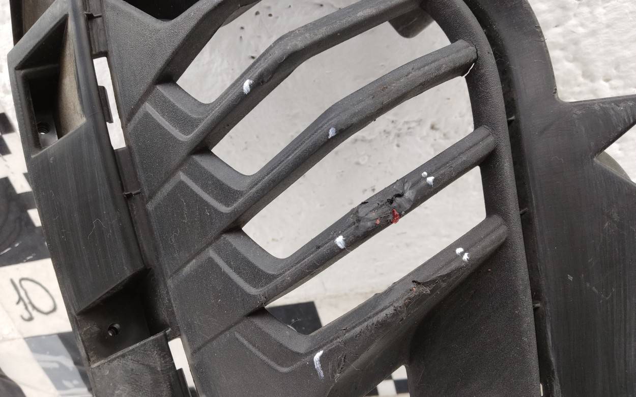 Накладка переднего бампера правая