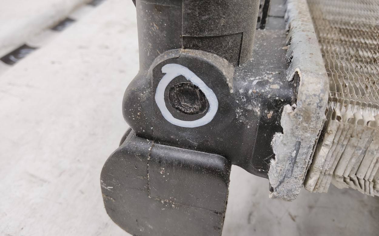 Радиатор охлаждения двигателя основной