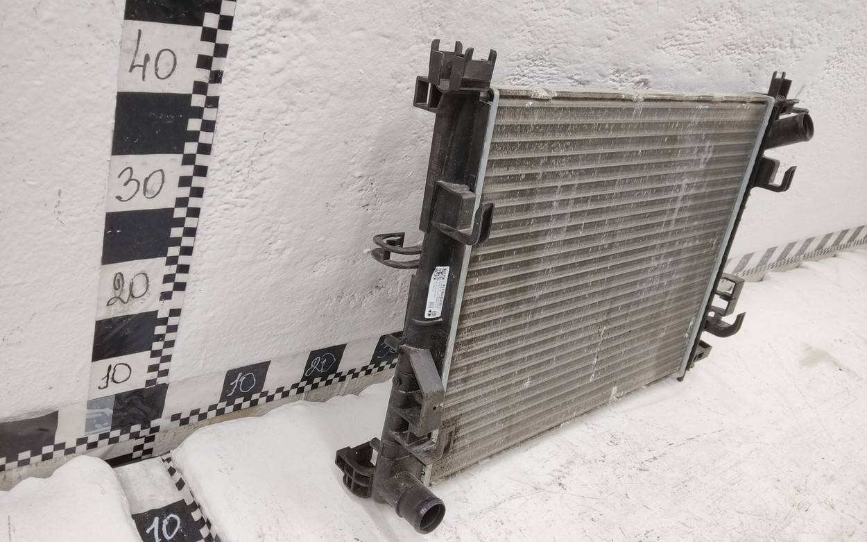 Радиатор охлаждения двигателя основной