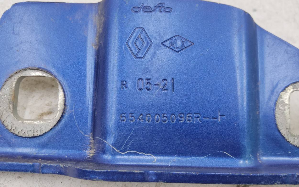 Петля капота правая