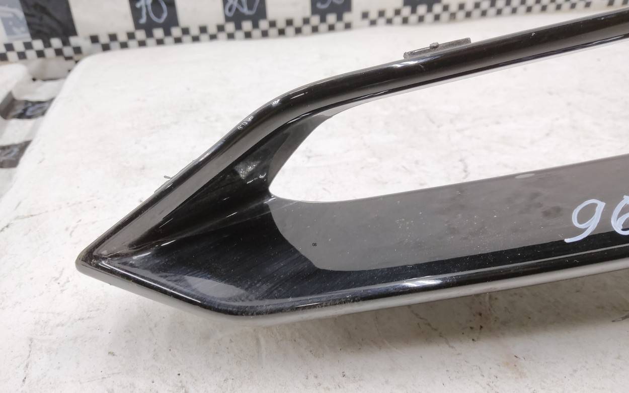 Накладка переднего бампера левая