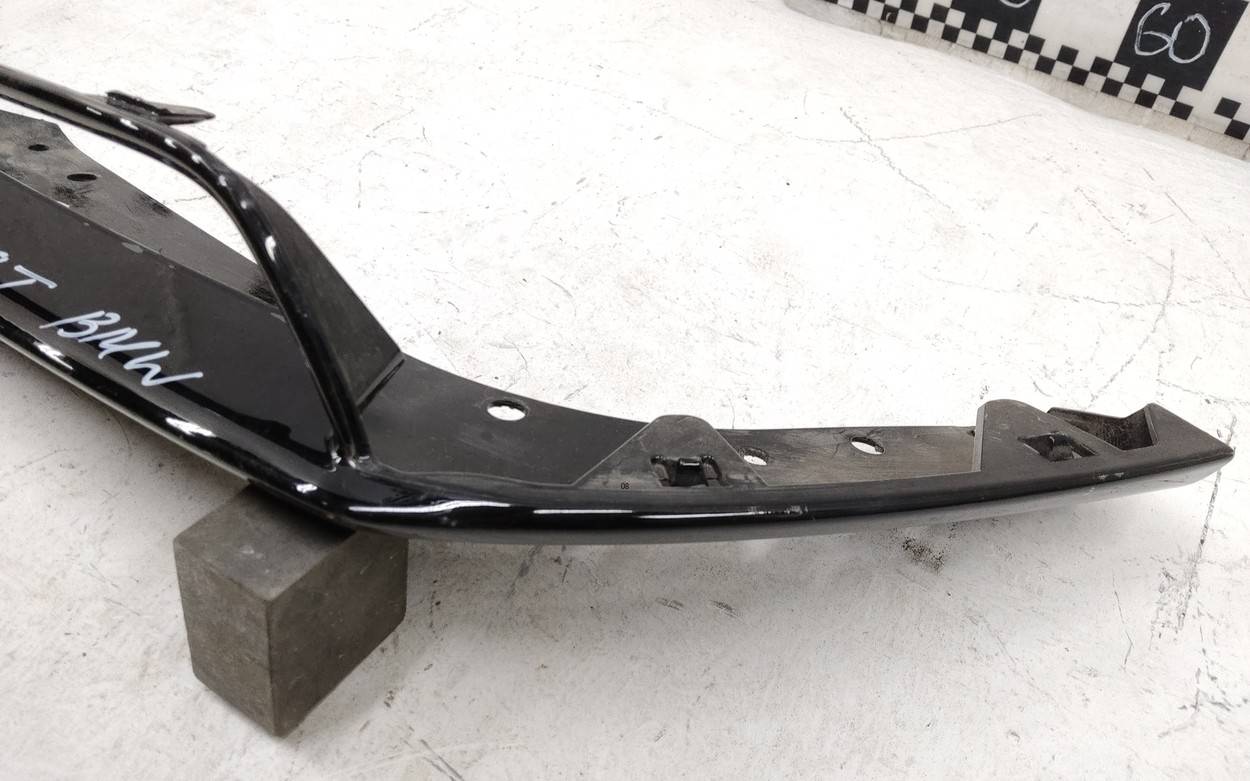 Накладка переднего бампера левая