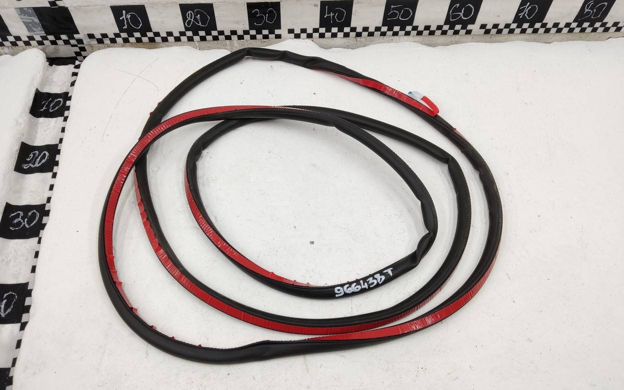 Уплотнитель двери