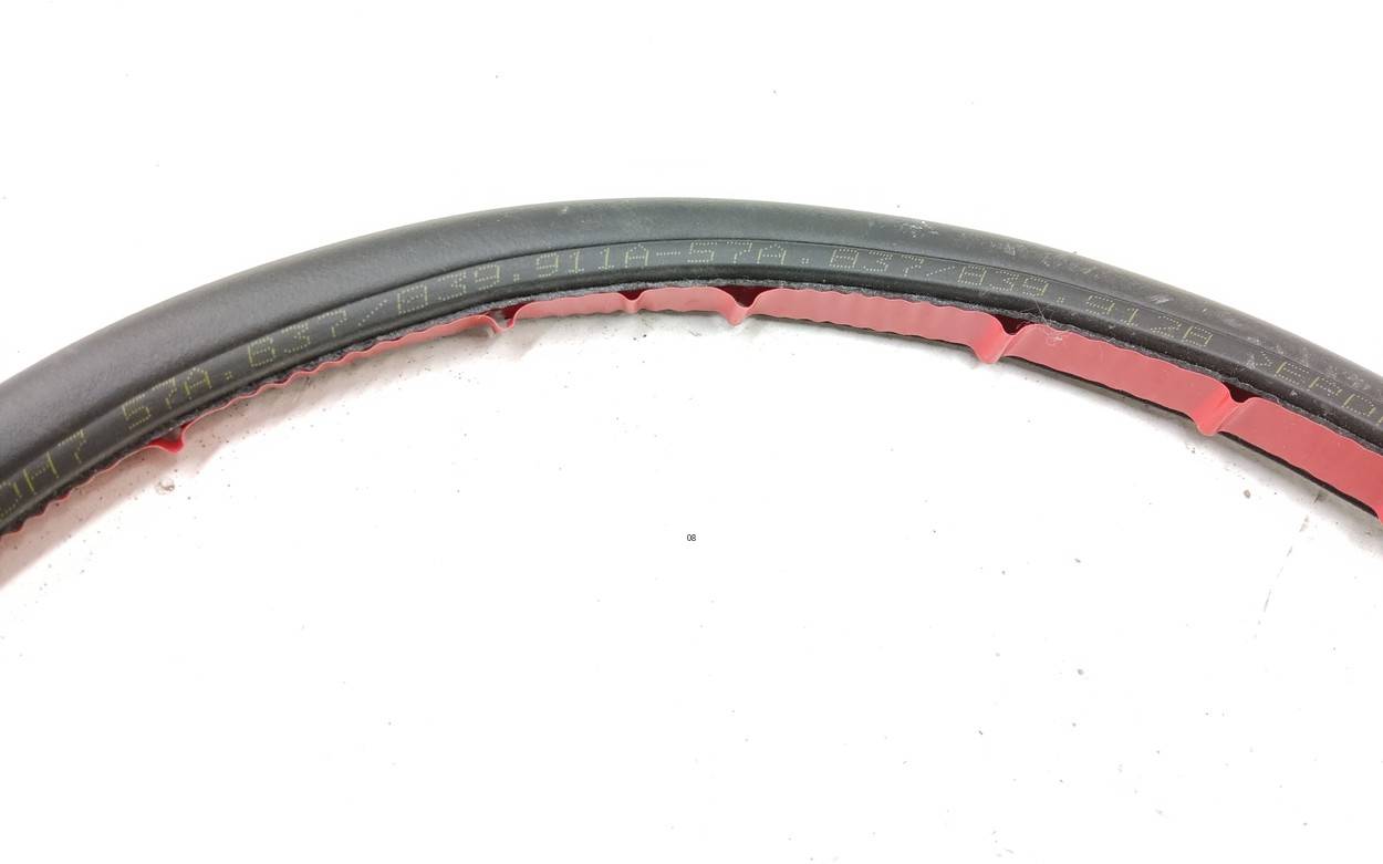 Уплотнитель двери