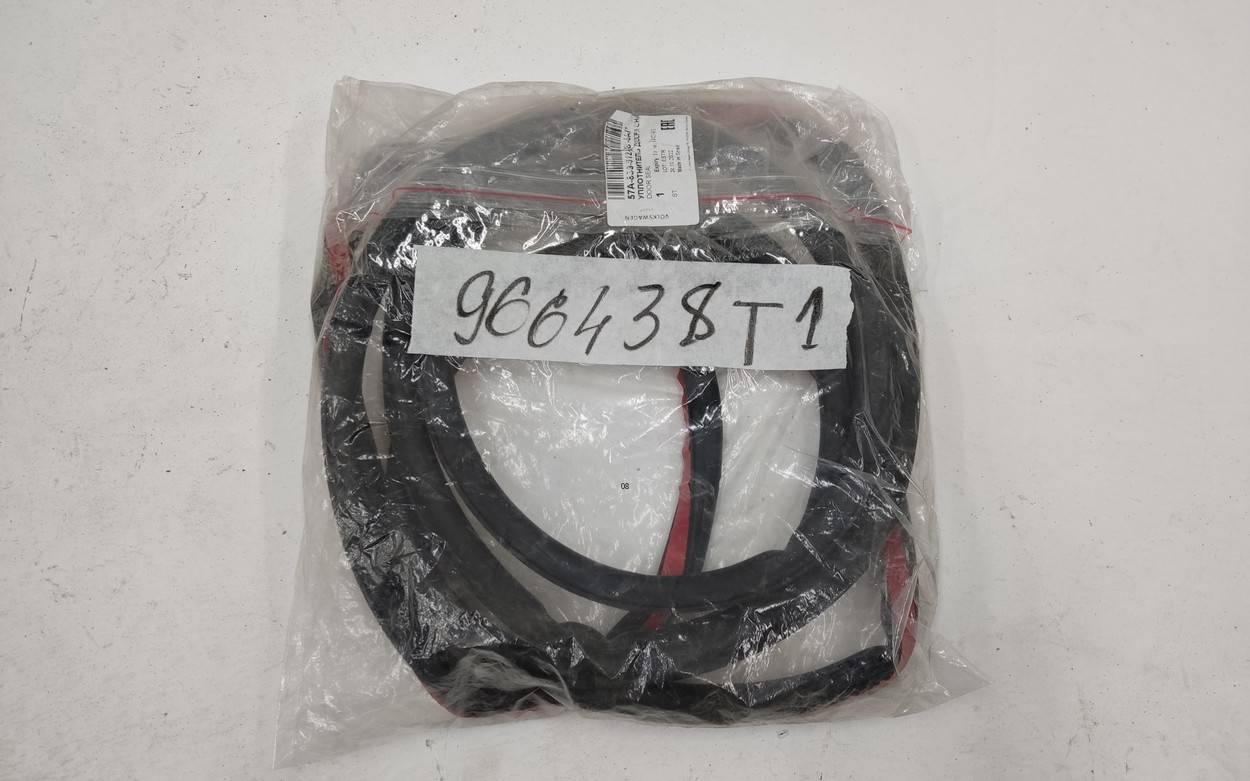 Уплотнитель двери