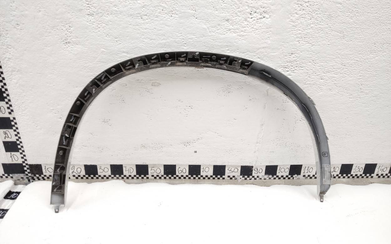 Накладка переднего крыла левого