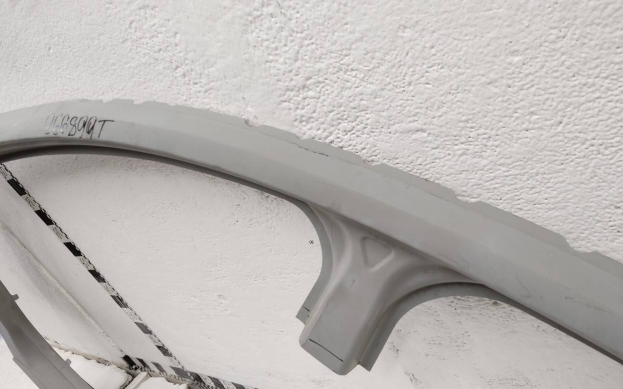 Кузовной элемент