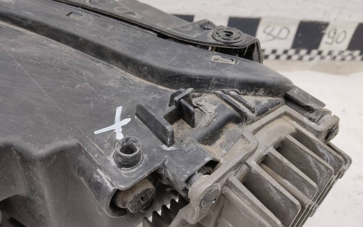 Фара правая