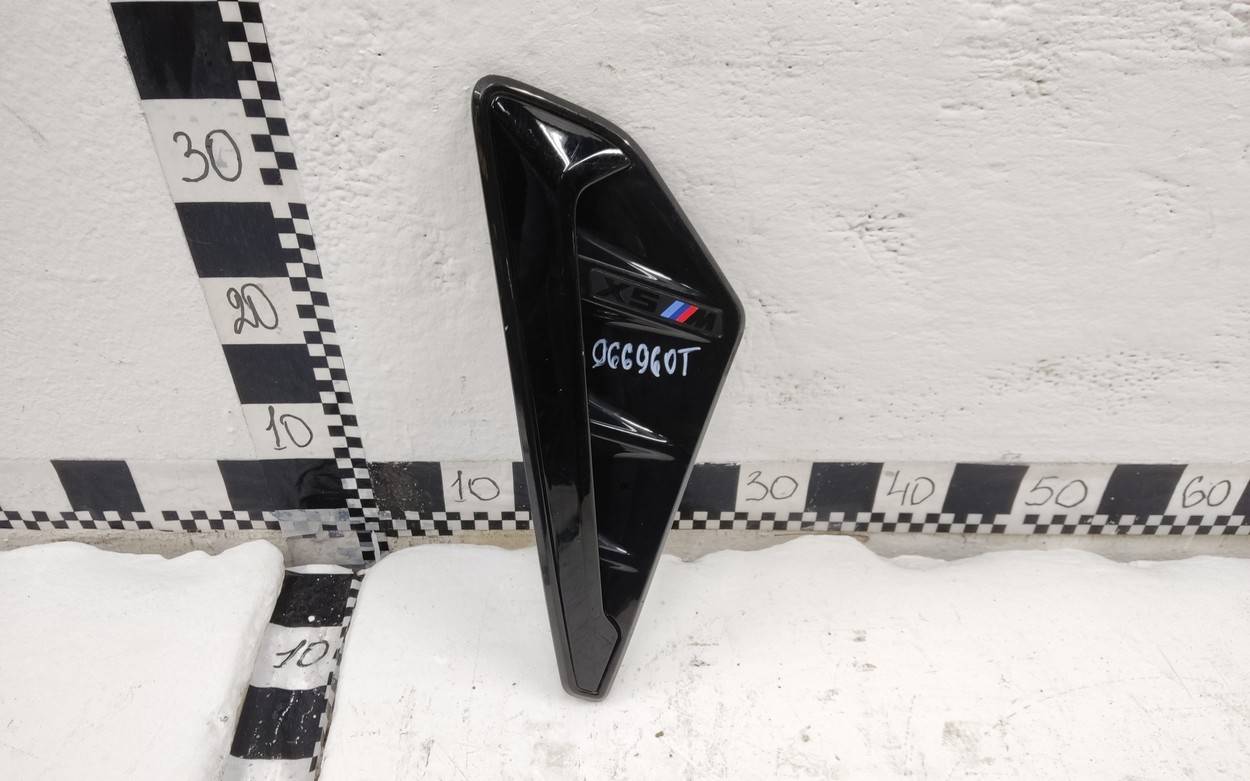 Накладка переднего крыла левого