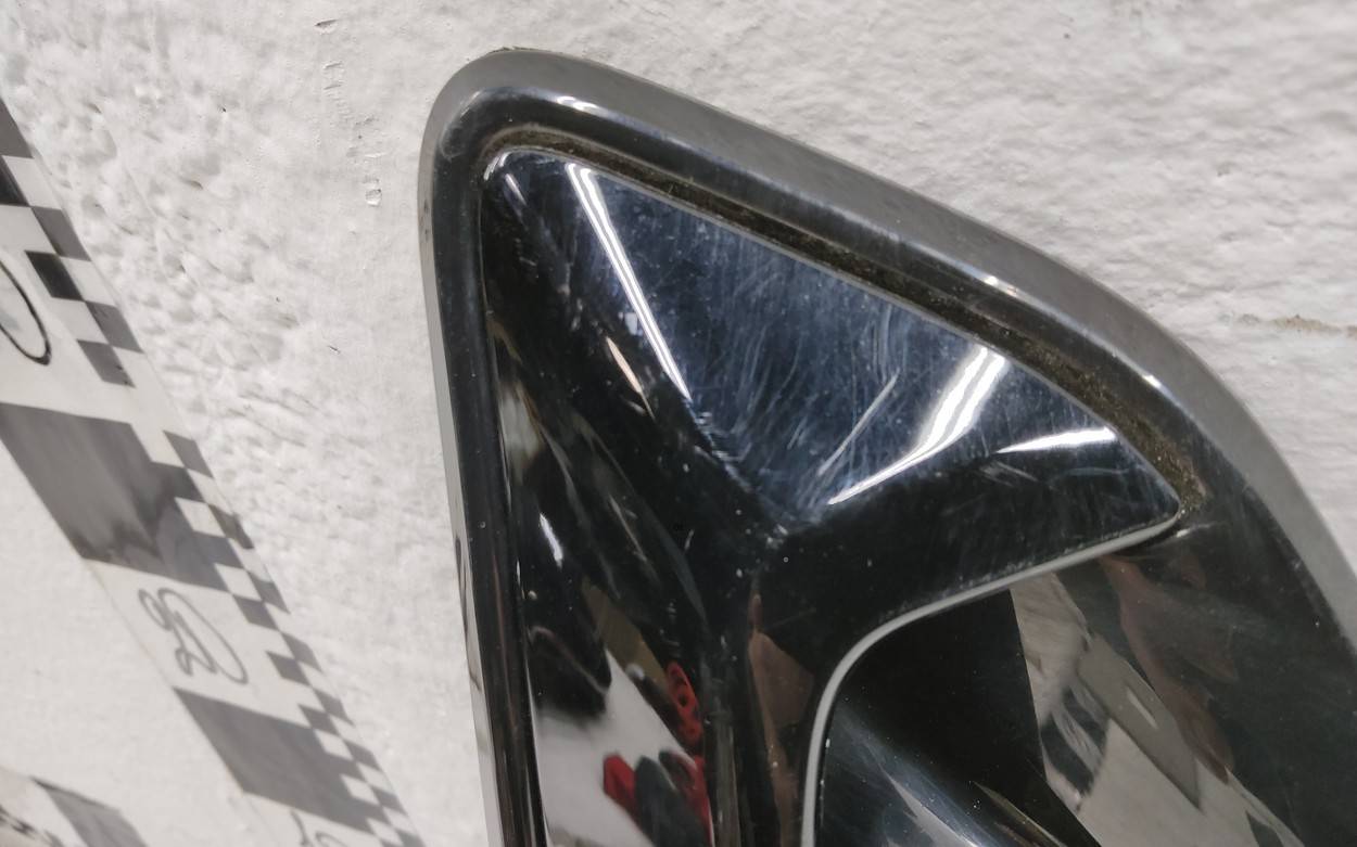 Накладка переднего крыла левого