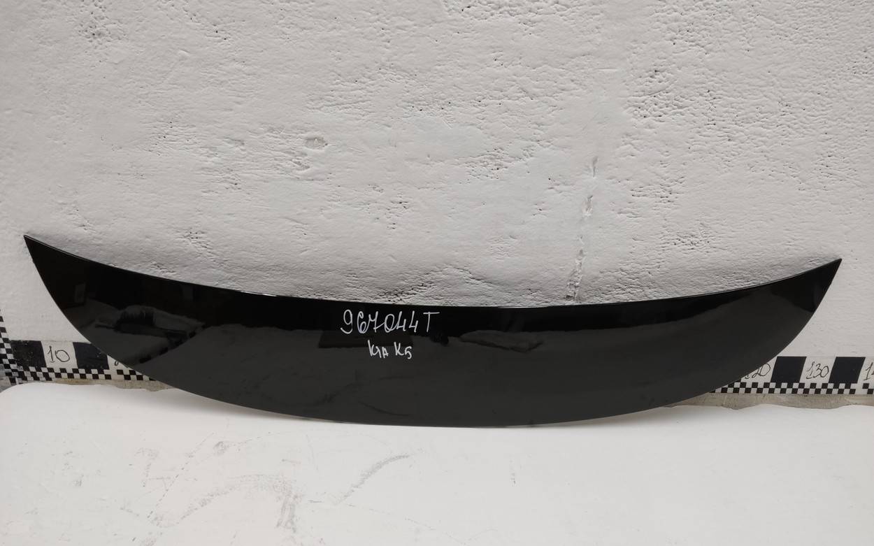 Накладка крышки багажника