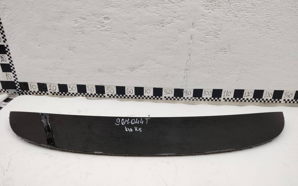 Накладка крышки багажника