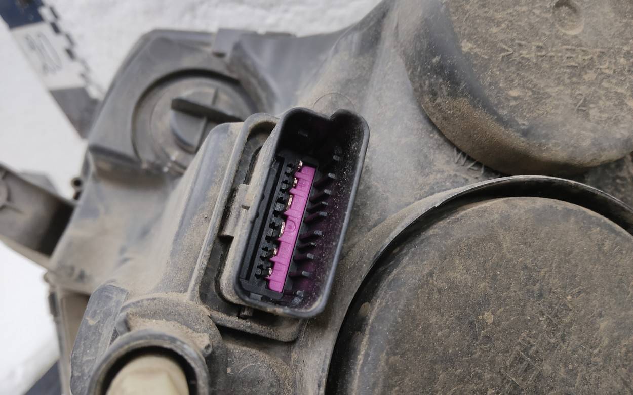 Фара правая