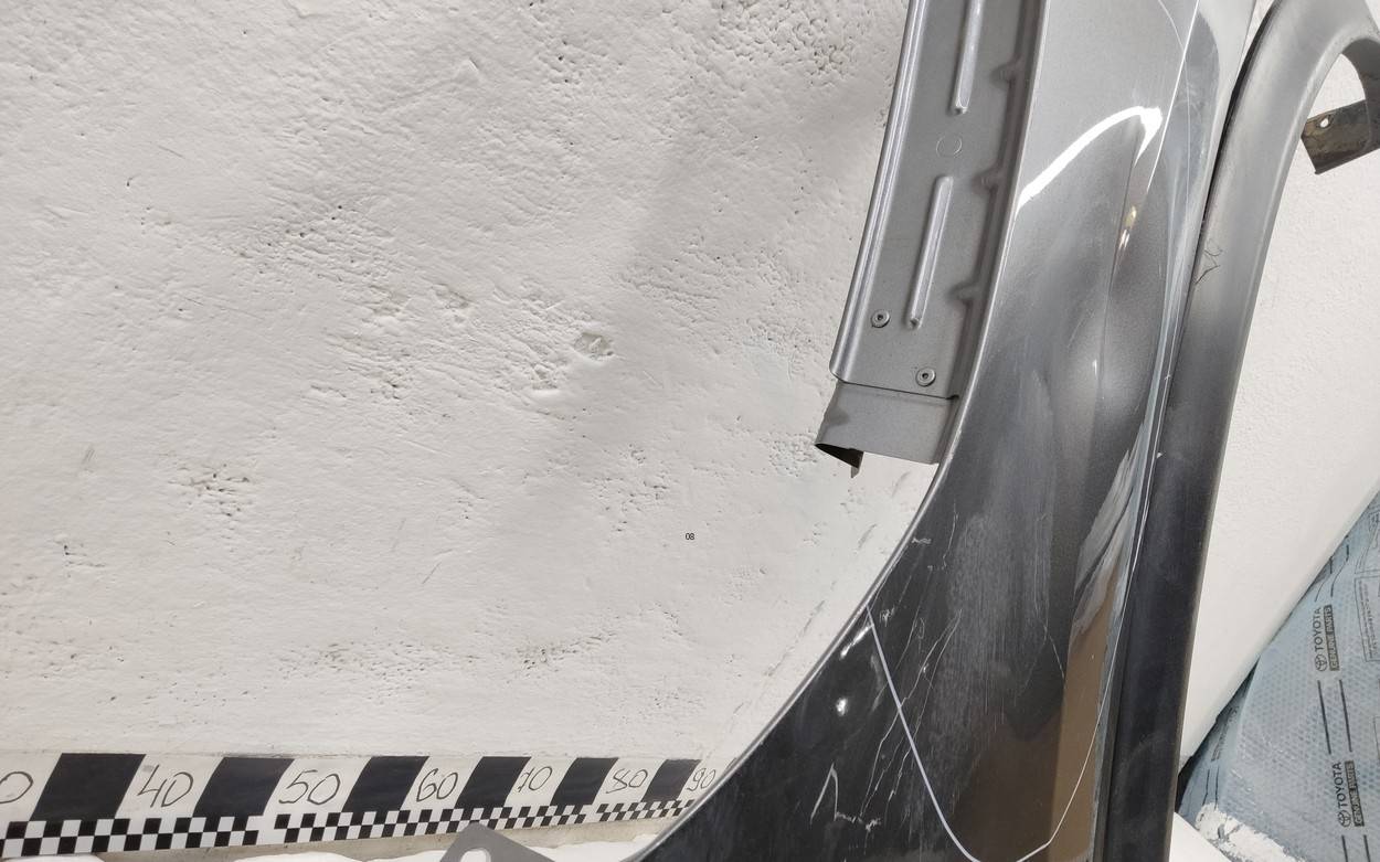 Крыло переднее правое