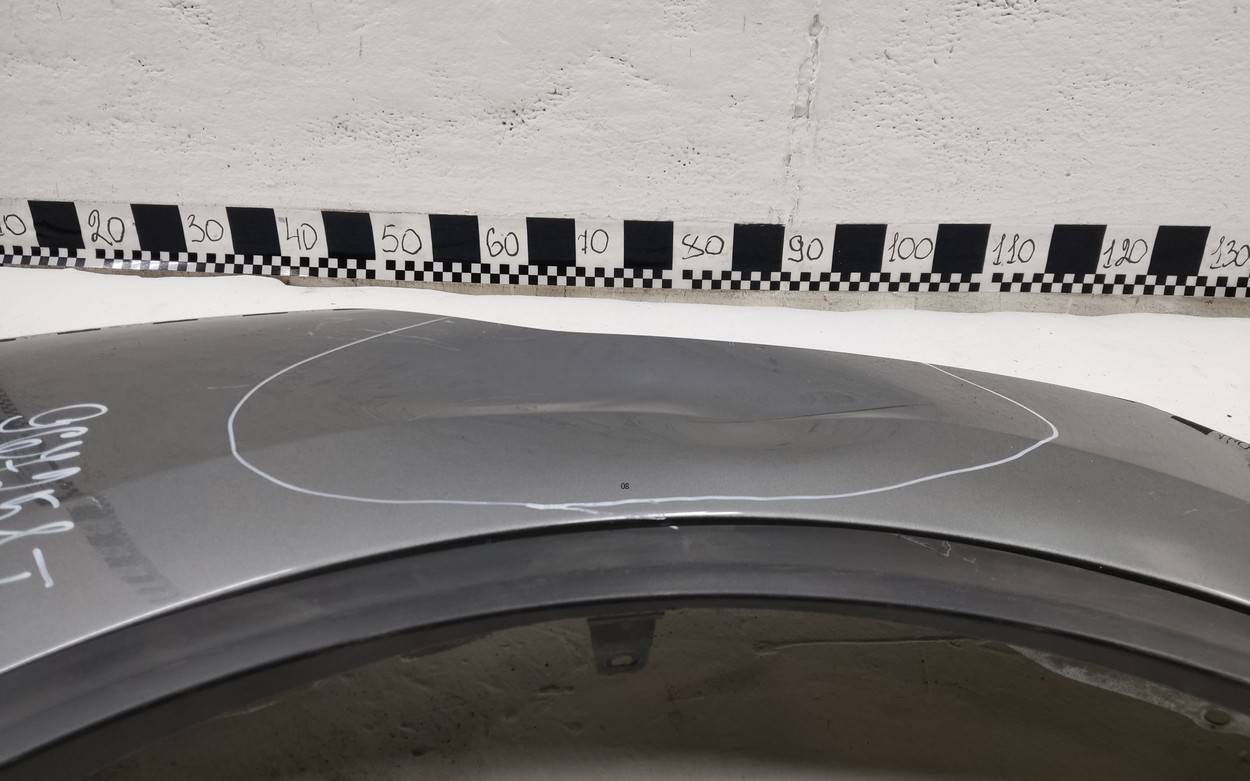 Крыло переднее правое