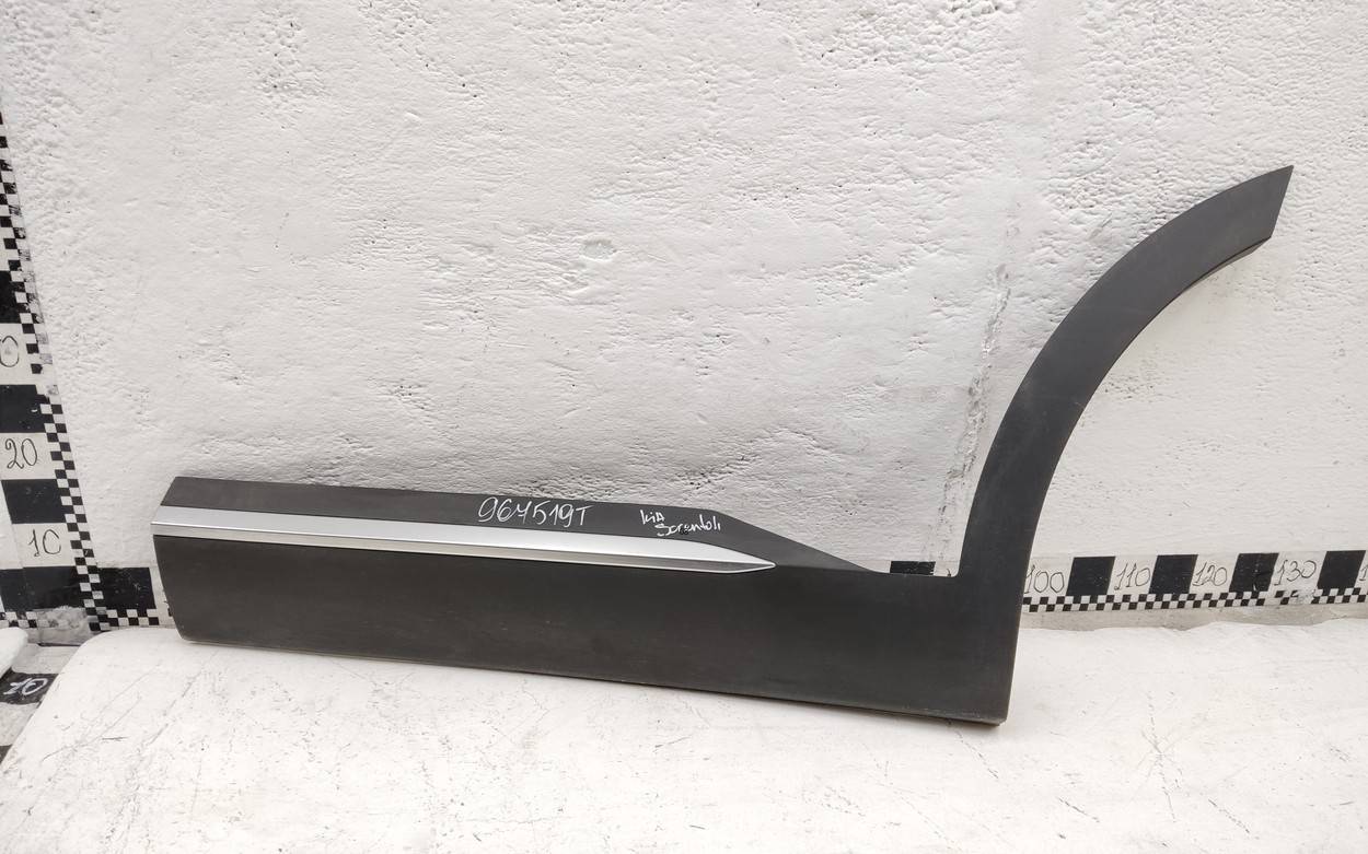 Накладка двери задней левой