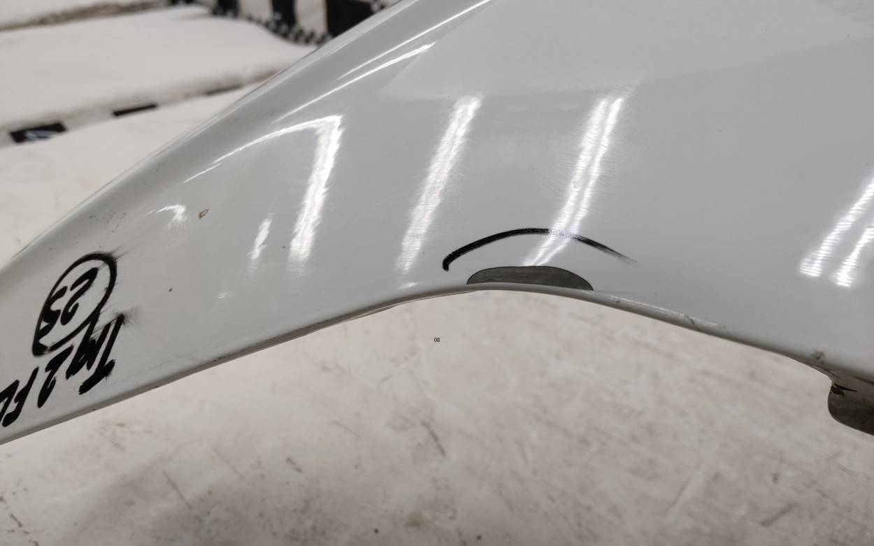 Крыло переднее левое