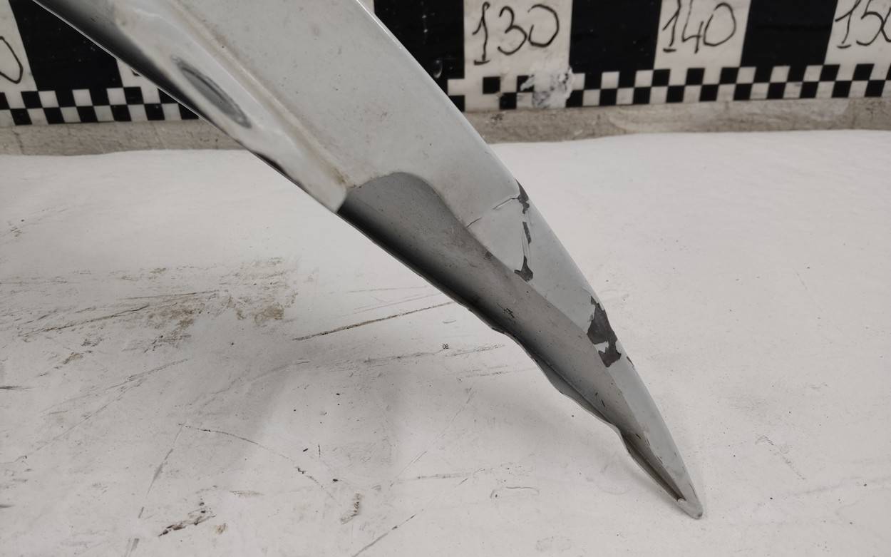 Крыло переднее левое