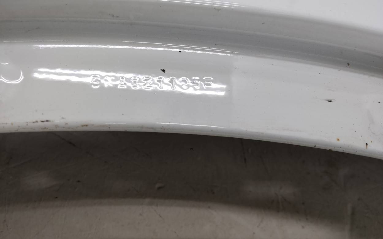 Крыло переднее левое