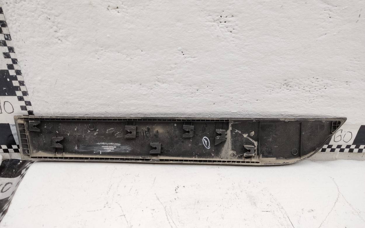 Накладка двери задней правой