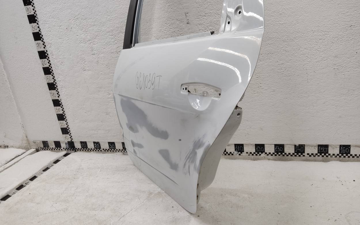 Дверь задняя левая