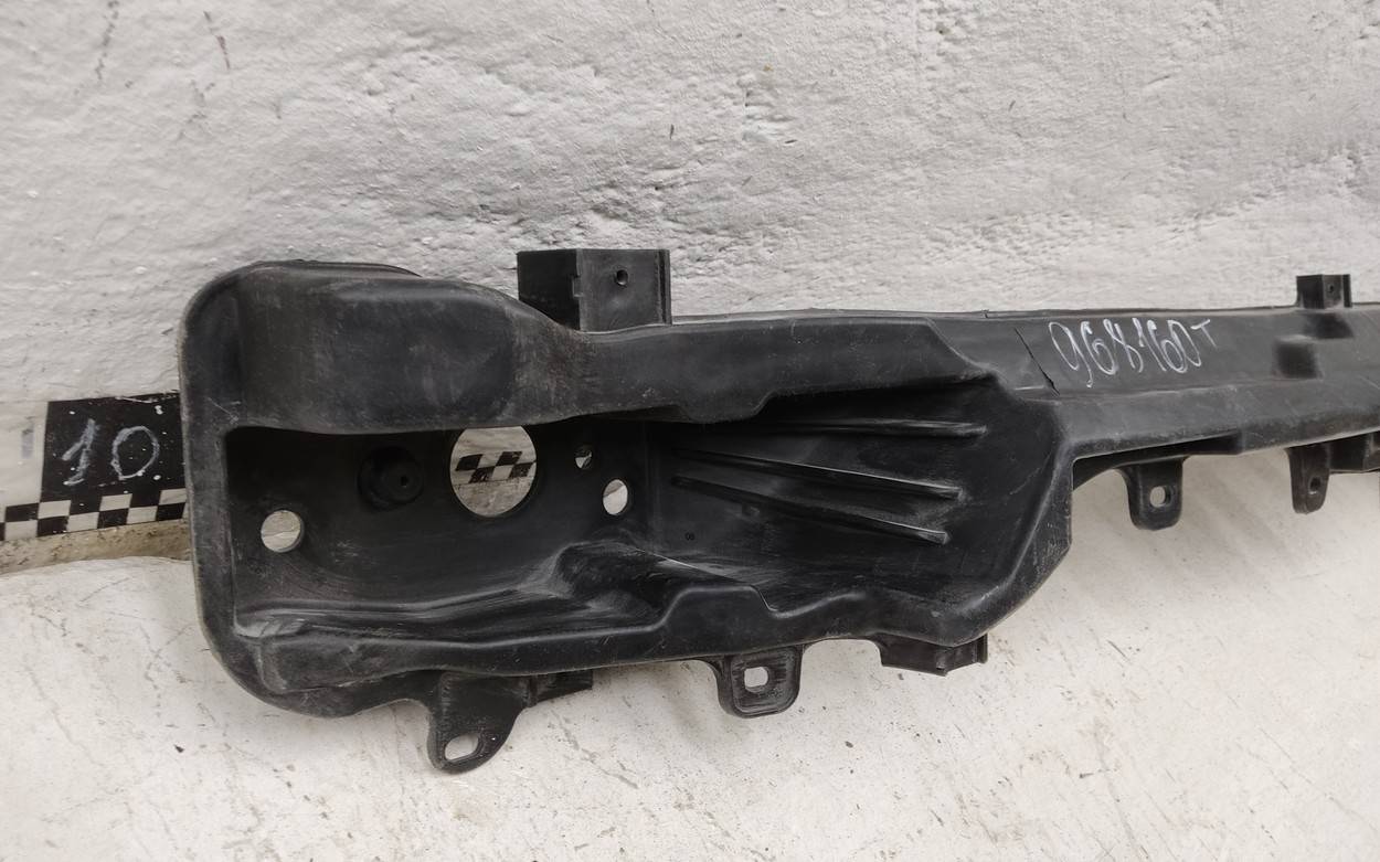 Усилитель заднего бампера