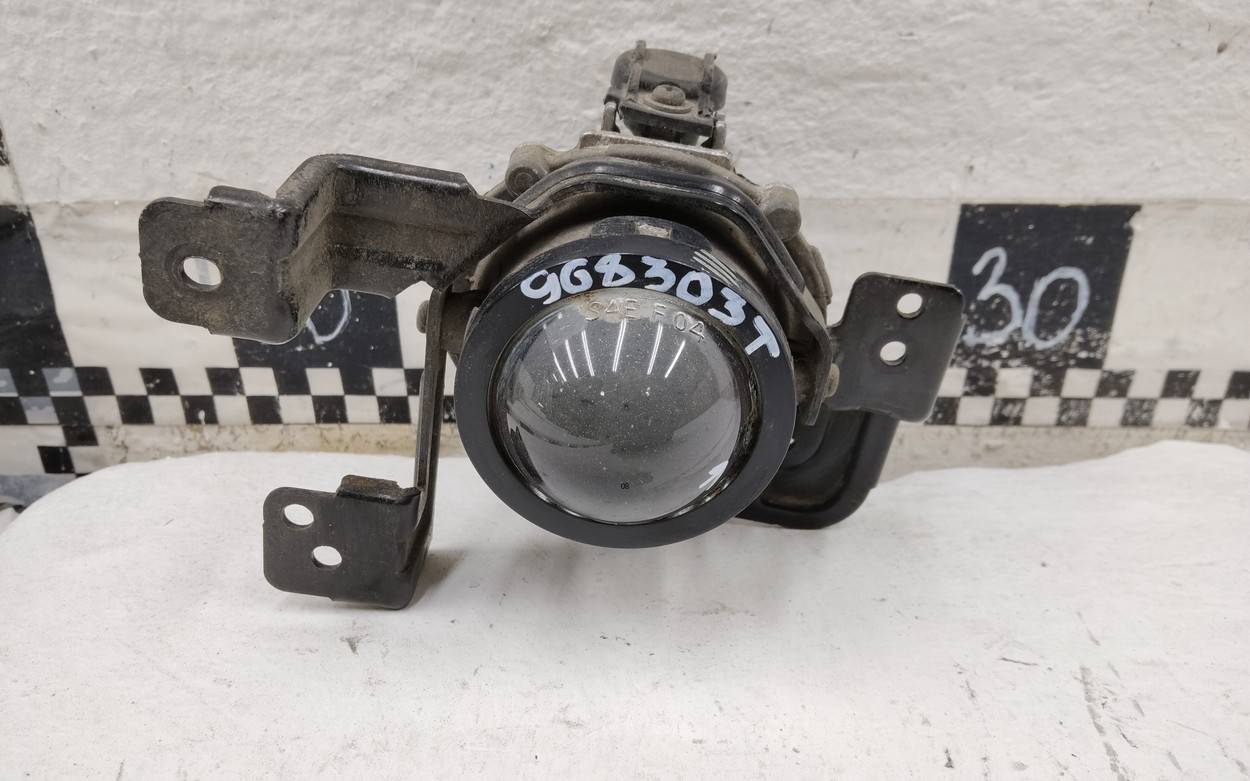 Фара противотуманная левая