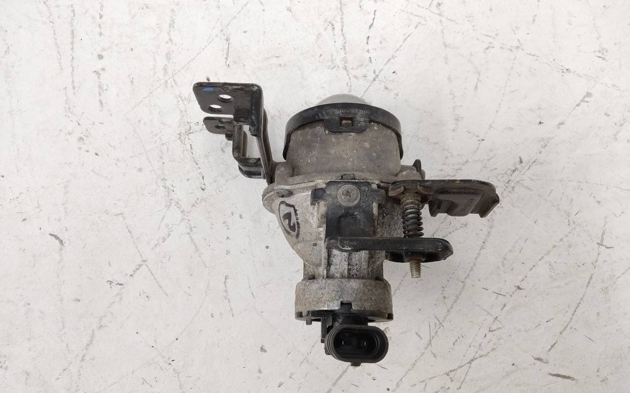 Фара противотуманная левая