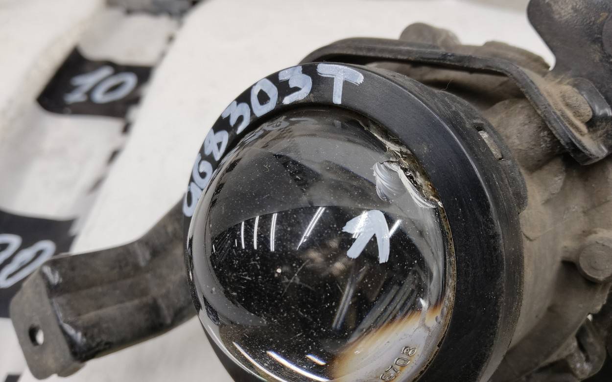 Фара противотуманная левая