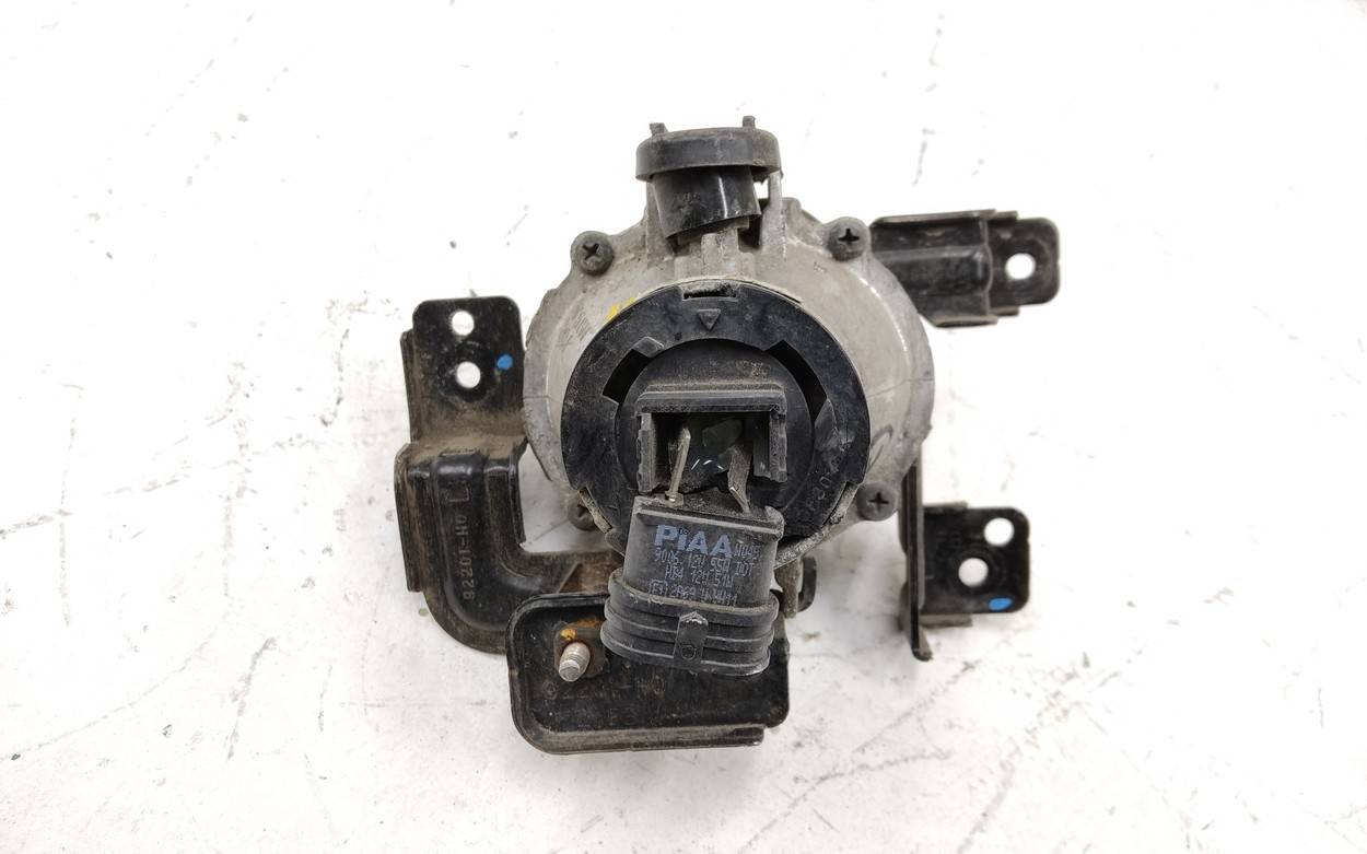 Фара противотуманная левая