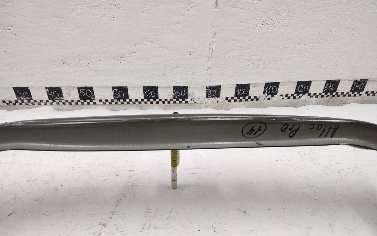 Усилитель переднего бампера