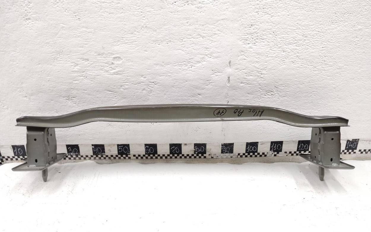 Усилитель переднего бампера