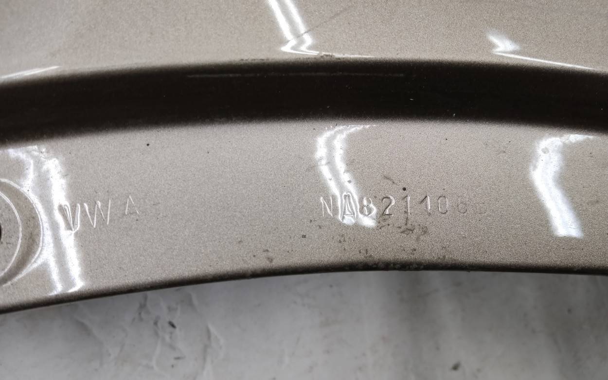 Крыло переднее правое